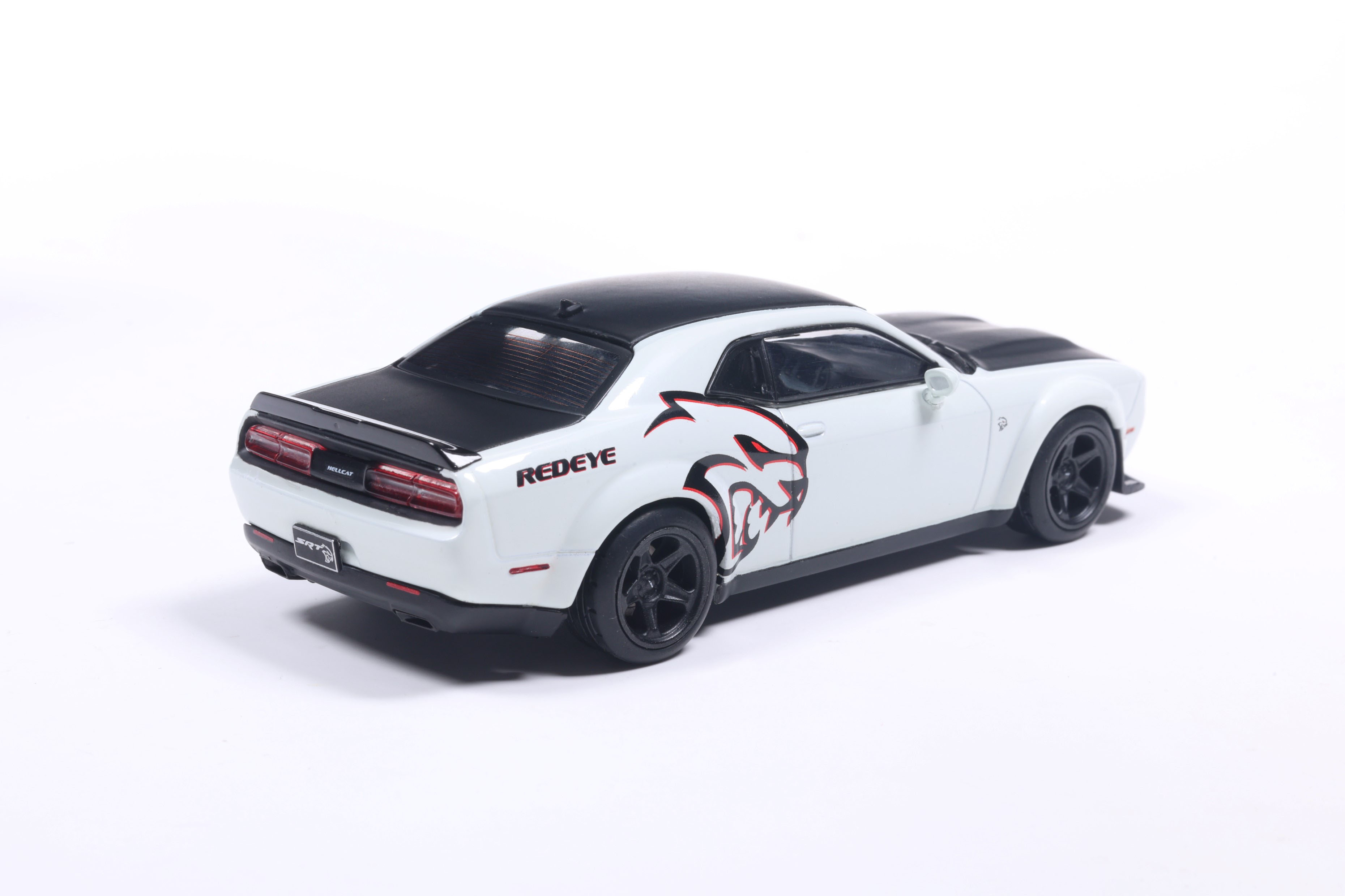 დოჯი Challenger SRT Hellcat - თეთრი
