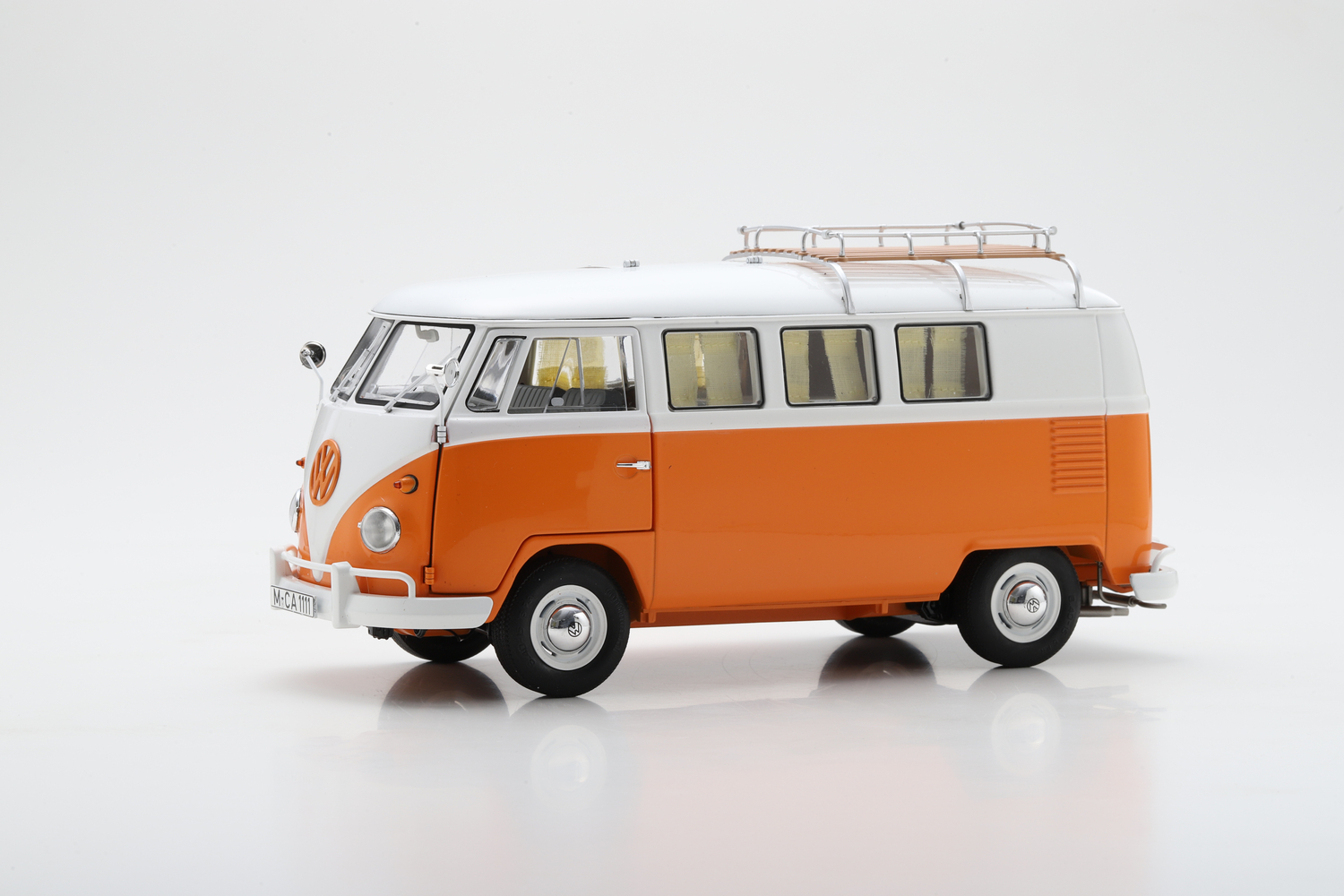 ფოლქსვაგენი T1 კემპერი – 1/18 DieCast მოდელი