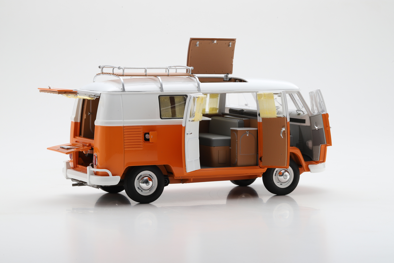 ფოლქსვაგენი T1 კემპერი – 1/18 DieCast მოდელი