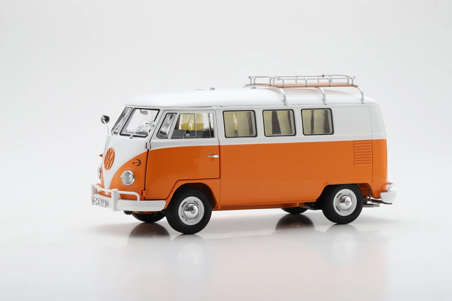 ფოლქსვაგენი T1 კემპერი – 1/18 DieCast მოდელი