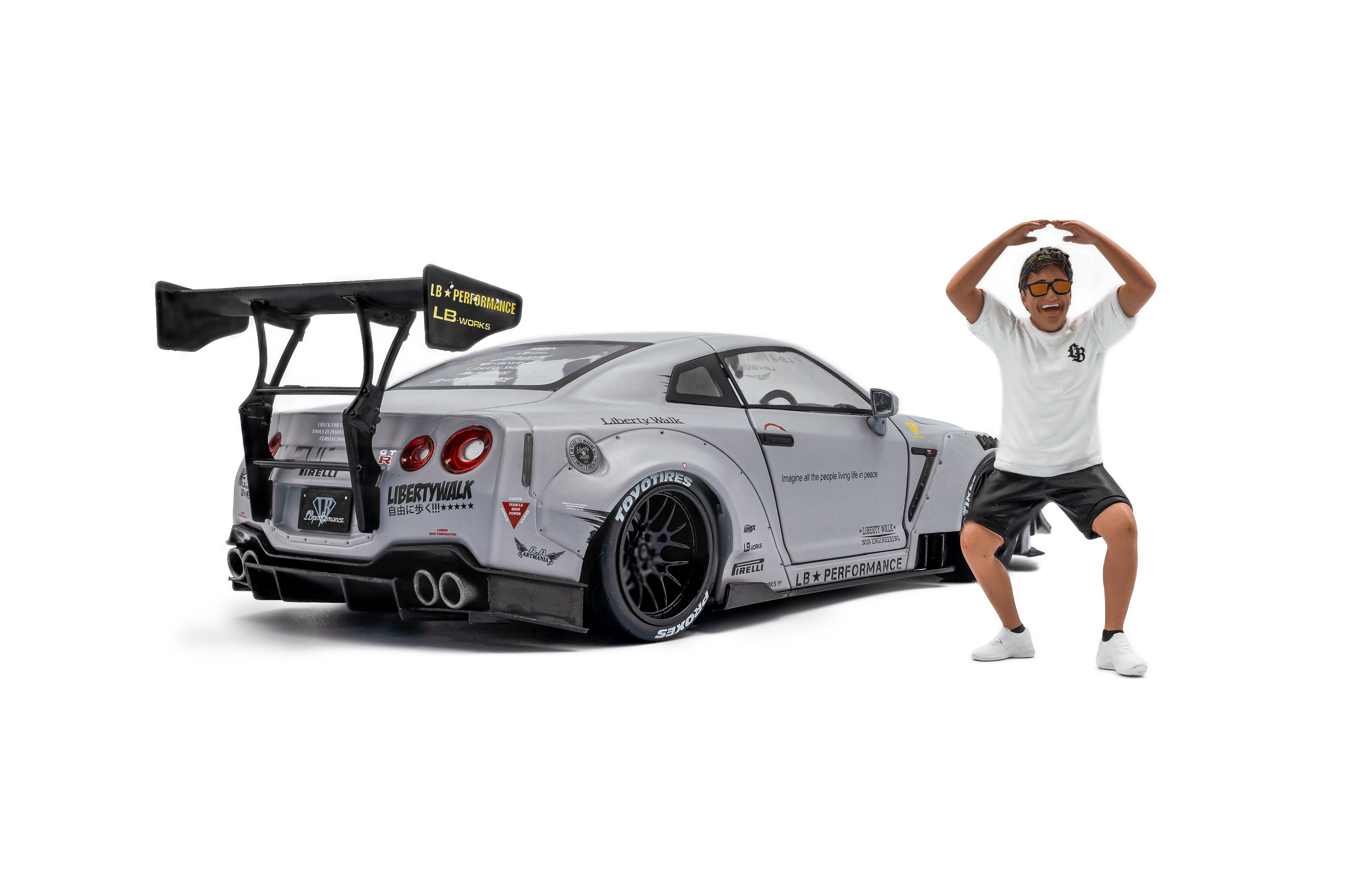 ნისანი GT-R (R35) - ნაცრისფერი, ფიგურით ხედი 4