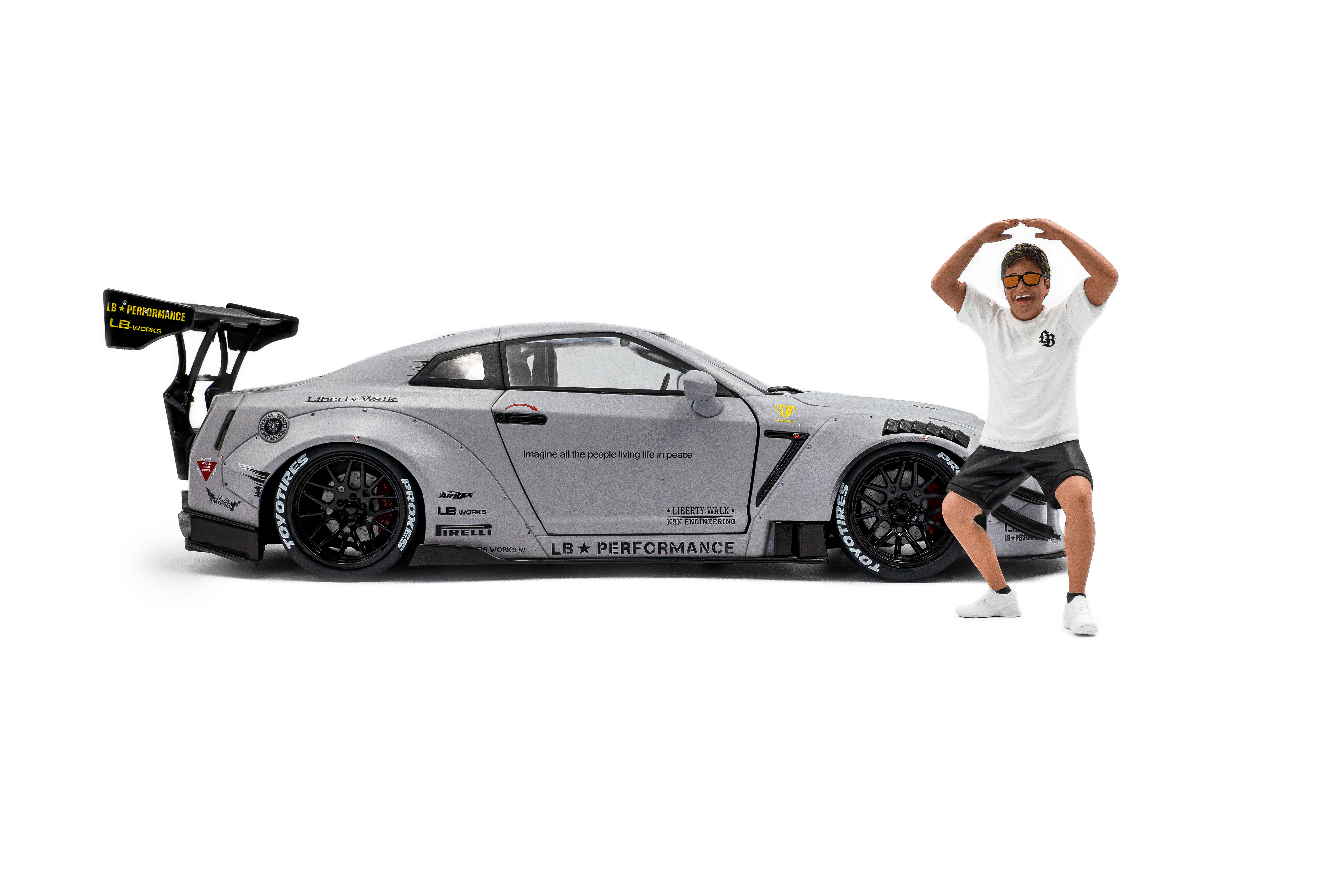 ნისანი GT-R (R35) - ნაცრისფერი, ფიგურით ხედი 3