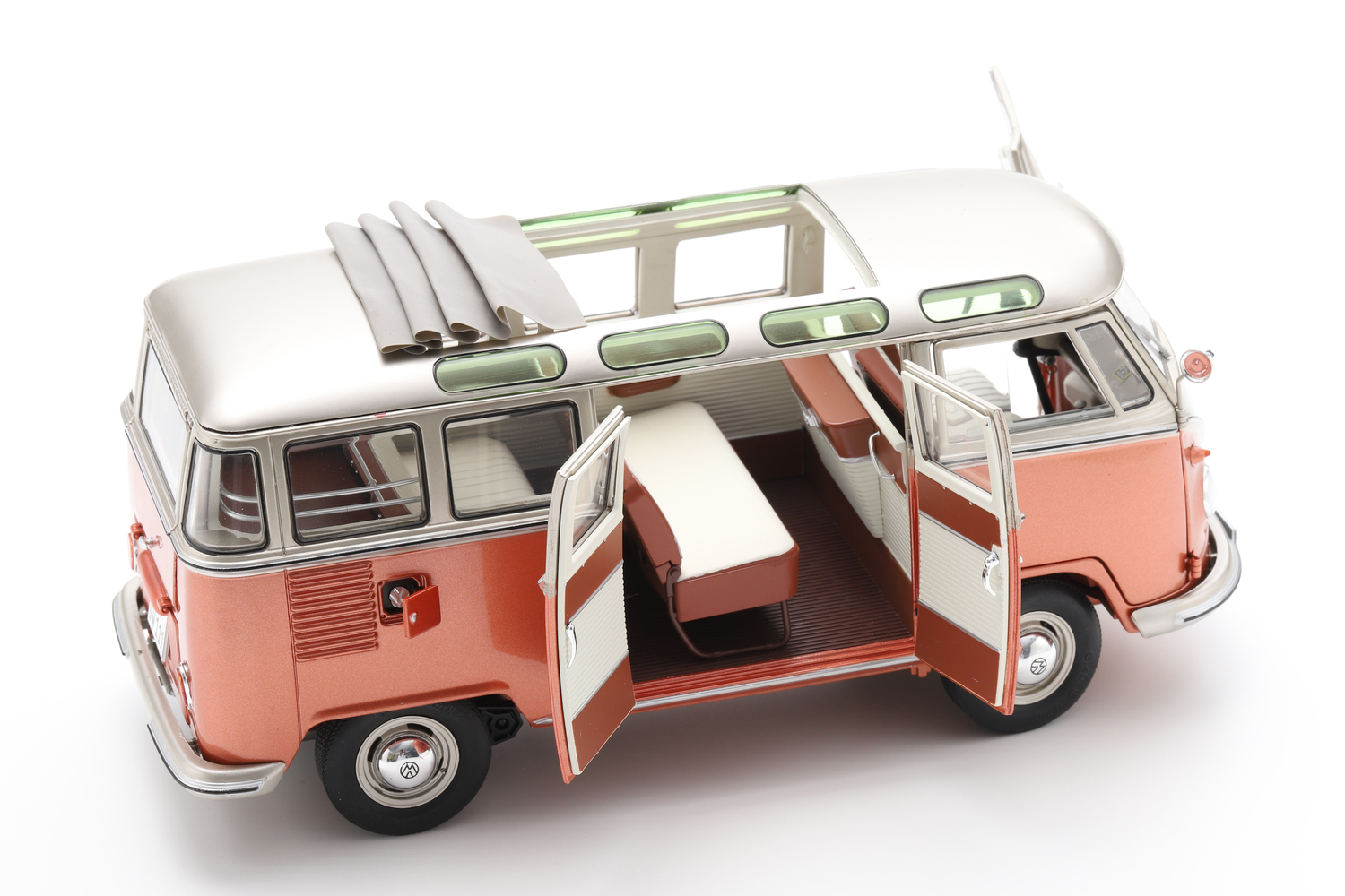 ფოლქსვაგენი T1 სამბა (1962) – 1/18 DieCast მოდელი ხედი 10