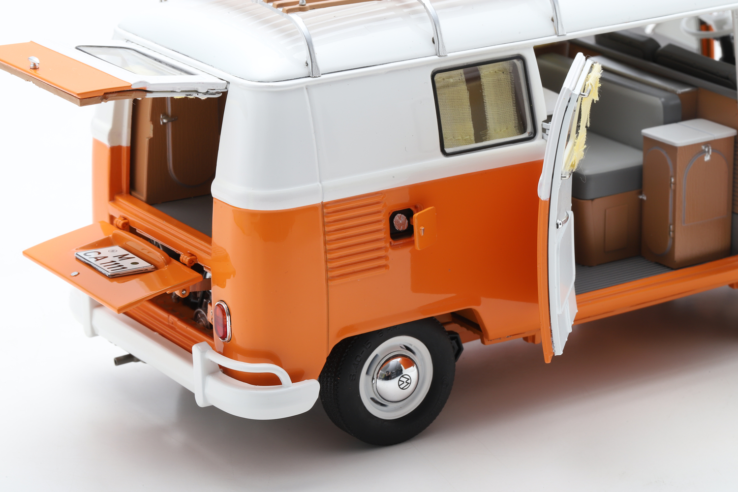 ფოლქსვაგენი T1 კემპერი – 1/18 DieCast მოდელი ხედი 11