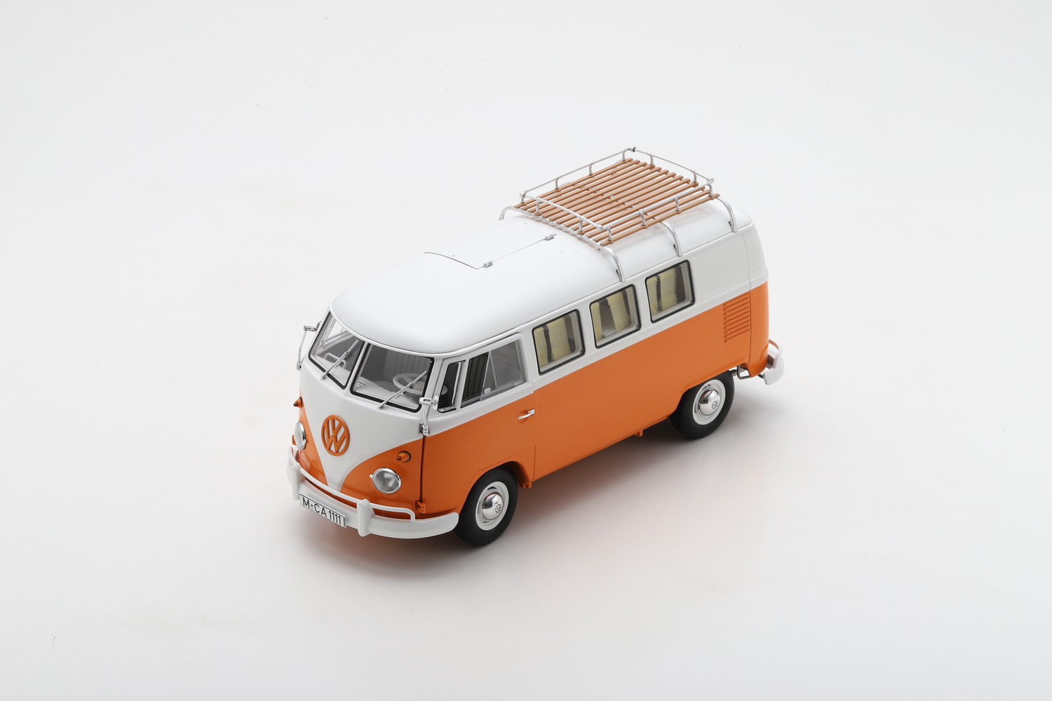 ფოლქსვაგენი T1 კემპერი – 1/18 DieCast მოდელი ხედი 2