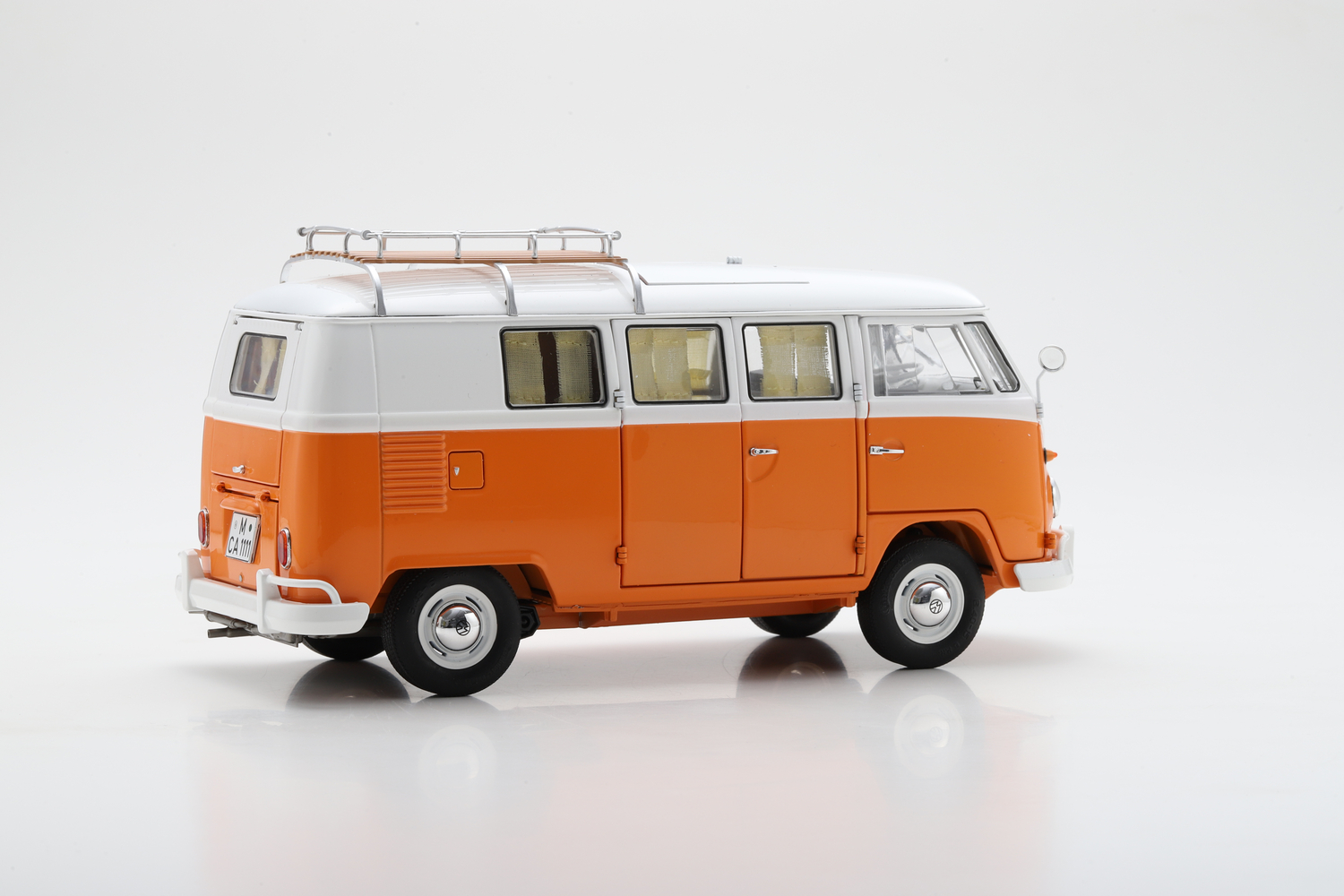 ფოლქსვაგენი T1 კემპერი – 1/18 DieCast მოდელი ხედი 5