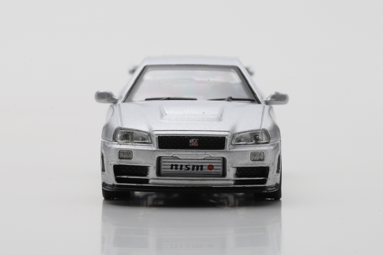 ნისმო R34 GT-R Z-tune – სპორტული მოდელი ხედი 7