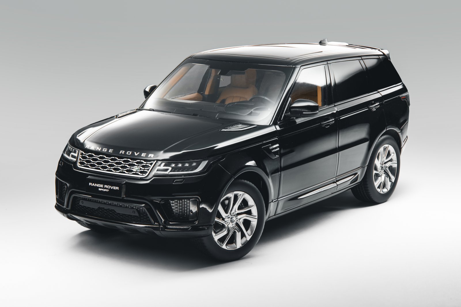Range Rover Sport 1:18 – Metallic Black საკოლექციო მოდელი ხედი 1