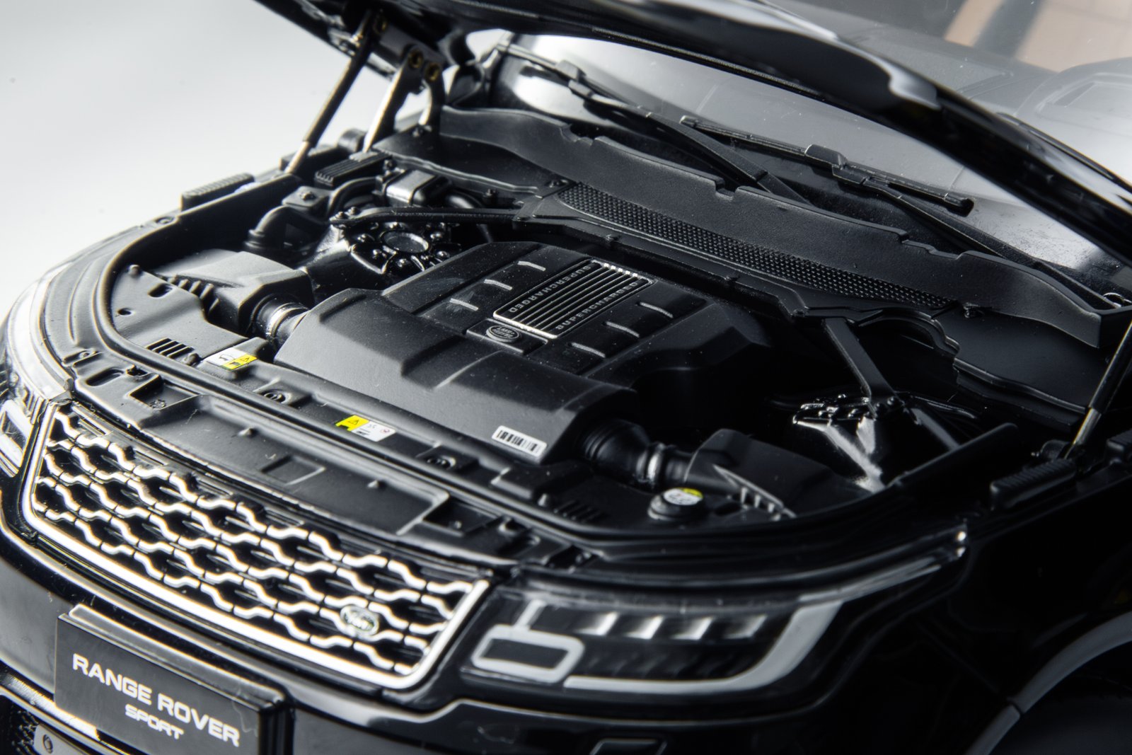 Range Rover Sport 1:18 – Metallic Black საკოლექციო მოდელი ხედი 7