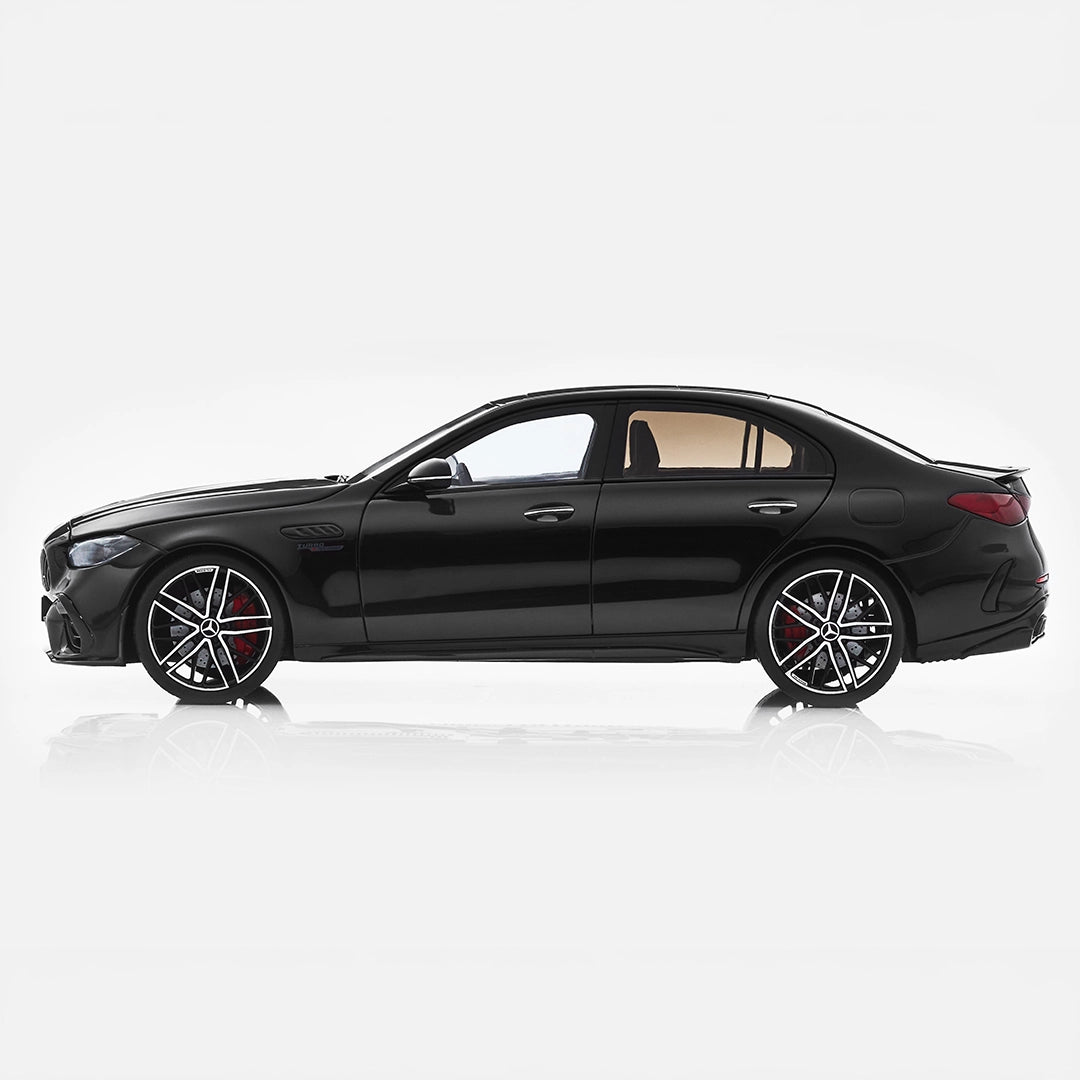 მერსედეს-AMG C 63 S E – საკოლექციო მოდელი ხედი 2