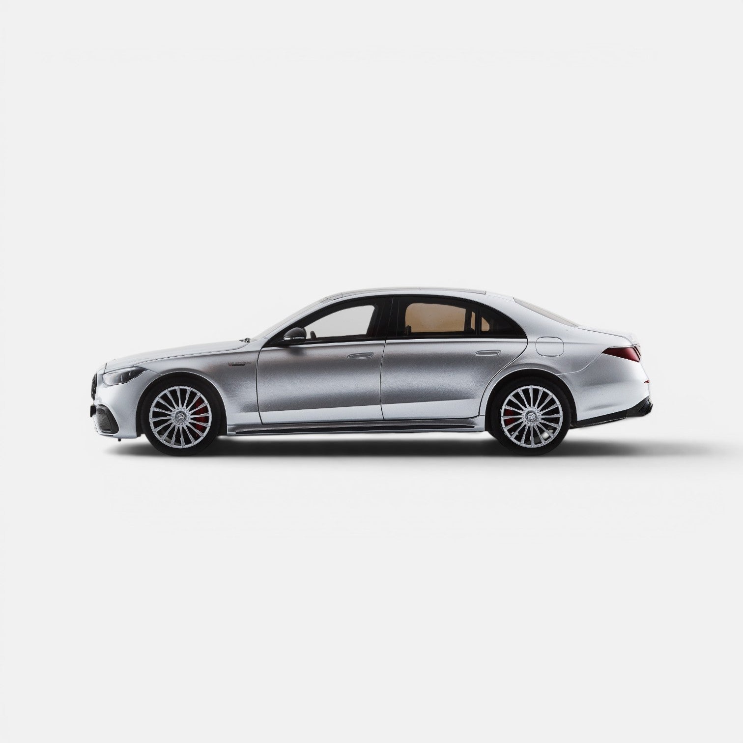 მერსედეს-AMG S 63e – საკოლექციო მოდელი ხედი 2