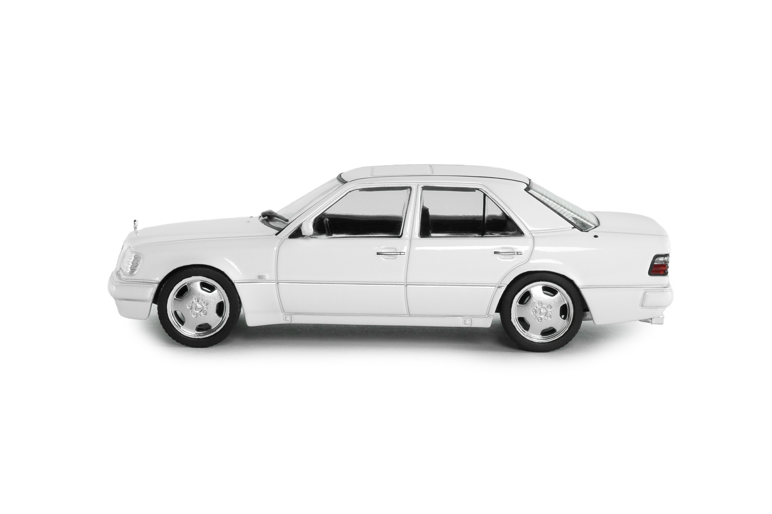 მერსედეს-ბენცი W124 E60 AMG ხედი 2